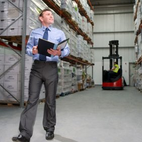 Преимущества стеллажных конструкций под ключ